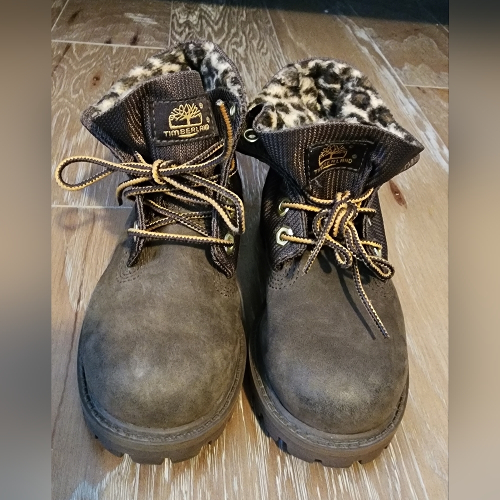 Girls size 10M Timberland roll down boots. Choc brown/leopard print. Adorable. - Picture 2 of 5